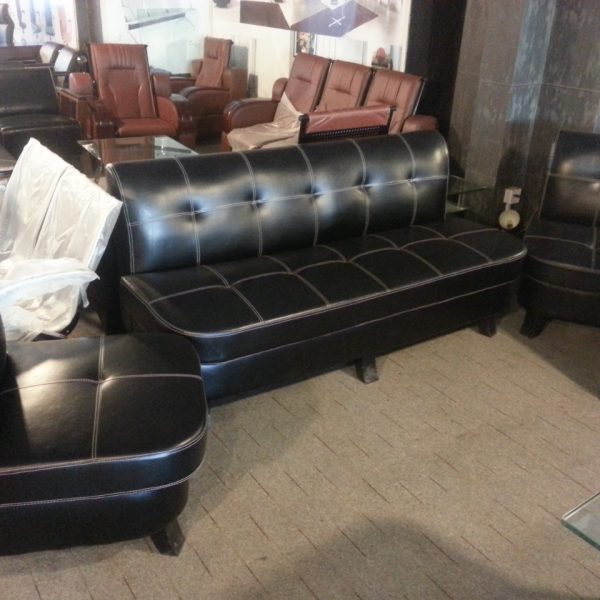 Sofa Set In Karachi Stan, Are Leather Sofas In Style 2021
