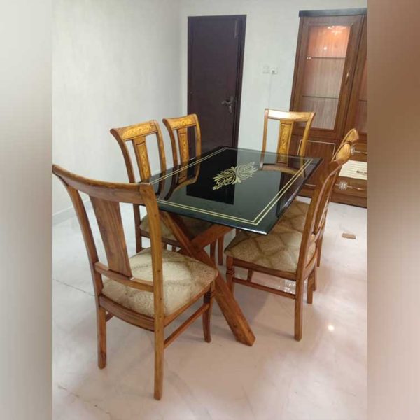 Dining Table In Karachi Stan, Large Round Glass Dining Table Seats 12