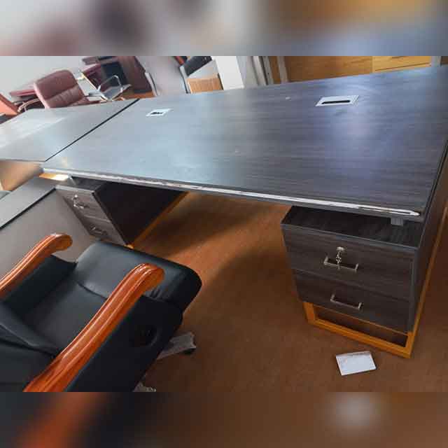 Office Table In karachi Pakistan